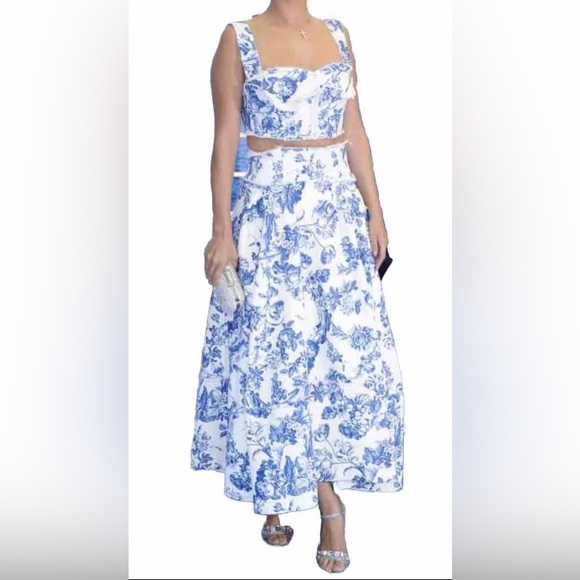 DRA Los Angeles Set Top Sleeve Less- Ruffled Skirt  Floral  Size M- F - Picture 1 of 13